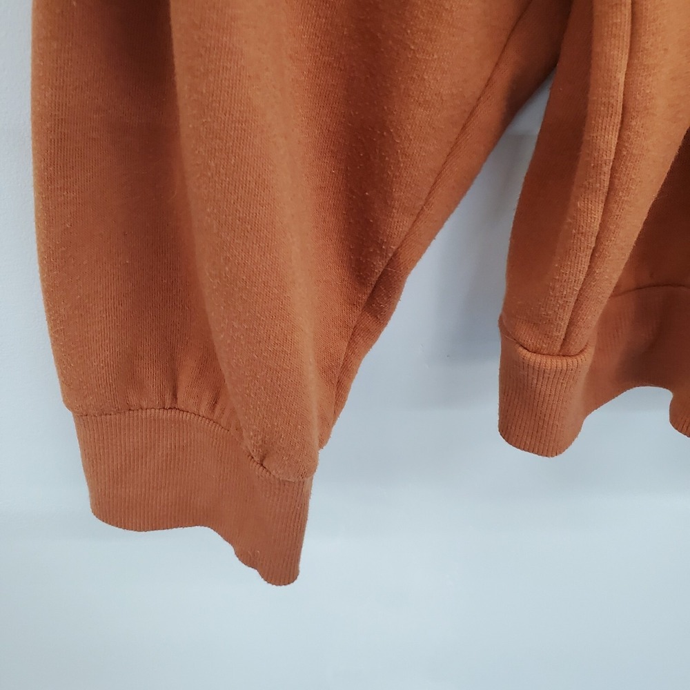 Yellowstone Dutton Ranch M Sweatshirt Pullover Crewneck Rust Western Graphic - Picture 6 of 9